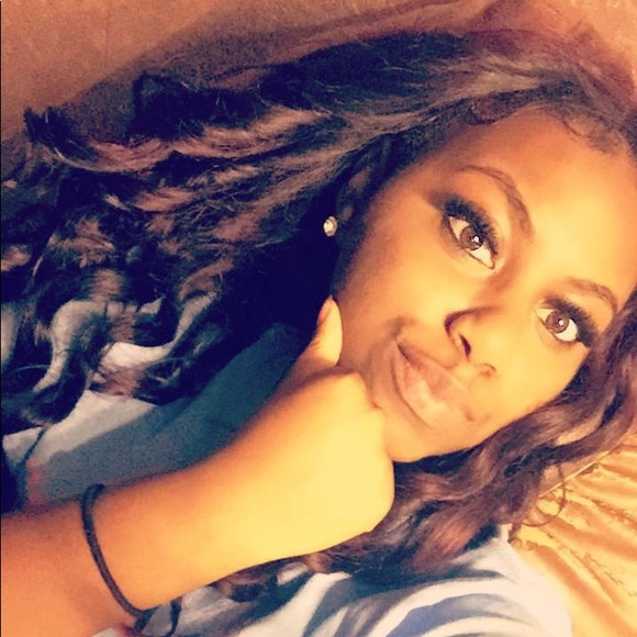 Meet your Posher, Destiny - Picture 2 of 3